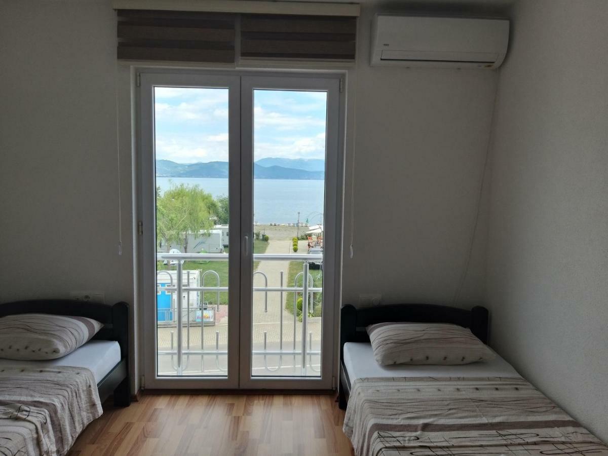 Sunrise Hotel & Camping Struga Bilik gambar